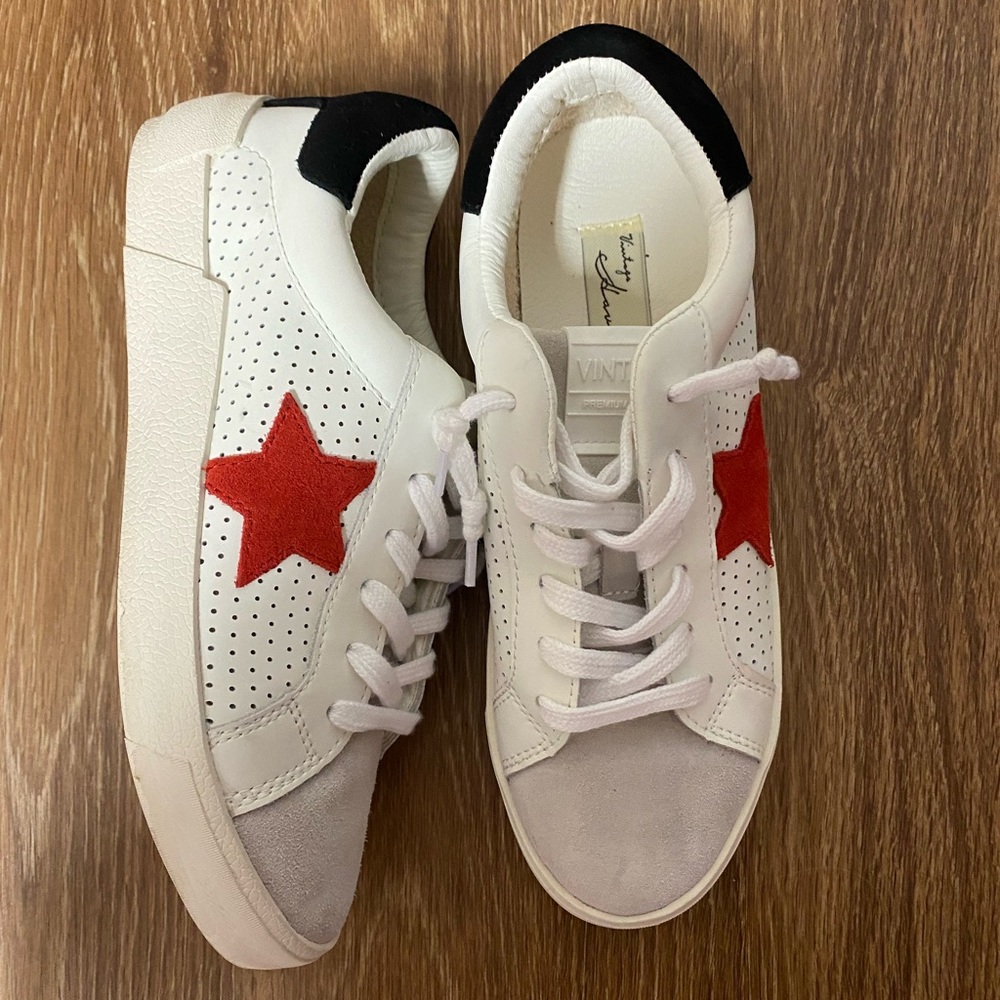 Red, Black, and White Vintage Havana Low Top Sneakers in US women’s size 8